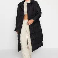 Dlouhý nafukovací kabát Trendyol Black Belted Water Repelent