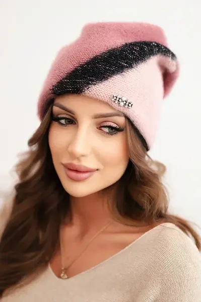 Kesi Dámska zimná čiapka nadýchaná s perličkami a ozdobným vzorom bordová