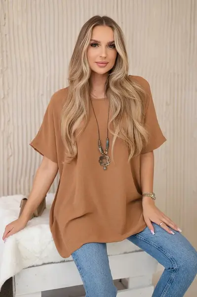 Kesi oversize blúzka s príveskom svetlá camel