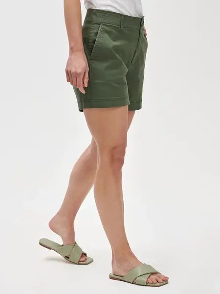 GAP Kraťasy 5" mid rise khaki shorts Zelená