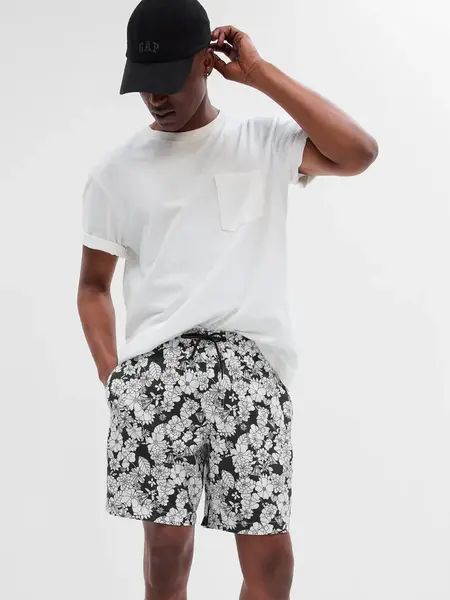 Čierno-biele pánske kvetované plavky GAP