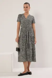 Trendyol Čierne Kvetinové Dvojradové Šaty/Ribbed Flexibilné Pletené Šaty