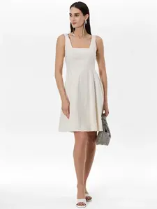 Krémové dámské šaty po kolena ORSAY