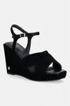 Tommy Hilfiger Semišové sandále na platforme Tommy Hilfiger SUEDE WRAPPED HIGH WEDGE