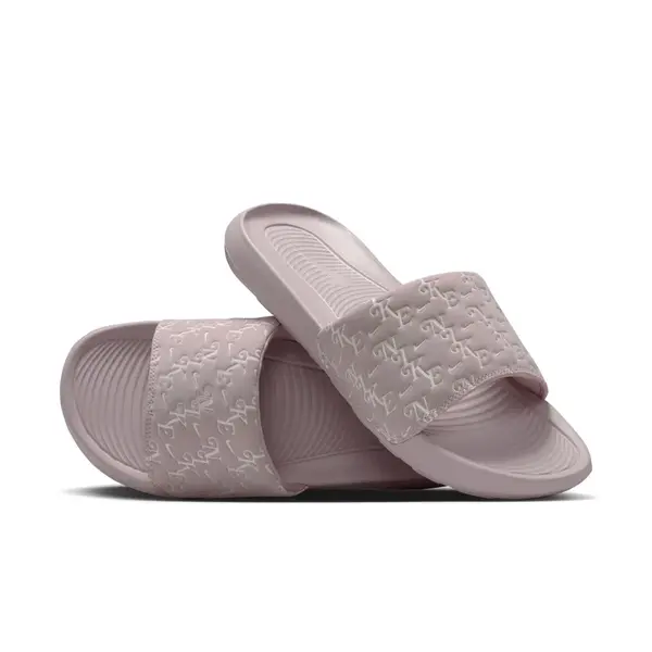 Nike Victori One 42