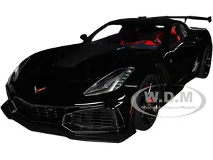 2019 Chevrolet Corvette C7 ZR1 Black with Carbon Top 1/18 Model Car by Autoart