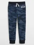 GAP Dětské tepláky Logo camo print pull-on joggers - Kluci