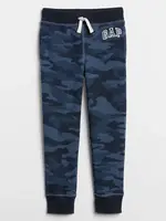 GAP Dětské tepláky Logo camo print pull-on joggers - Kluci