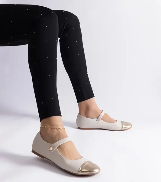 Gemre Beige-gold ballet flats with a patent toe Jaures