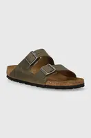 Nubukové pantofle Birkenstock Arizona zelená barva, 1027039