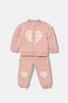 Kojenecká bavlněná tepláková souprava Guess růžová barva, A5BG13 KAD74