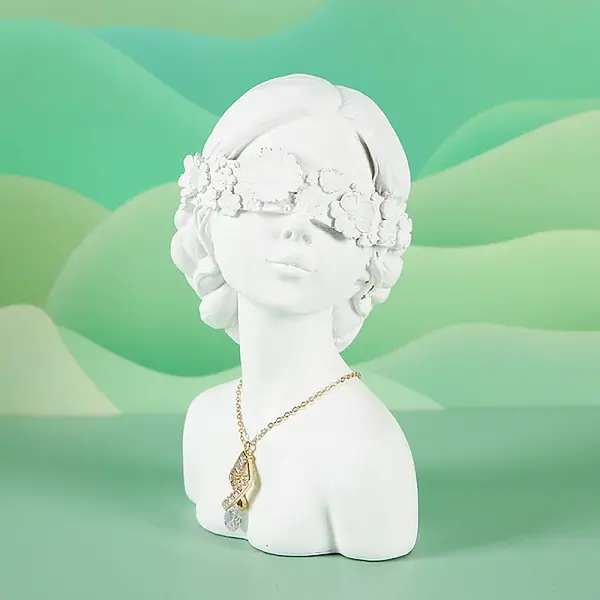 Girl Bust Resin Necklace Display Stands