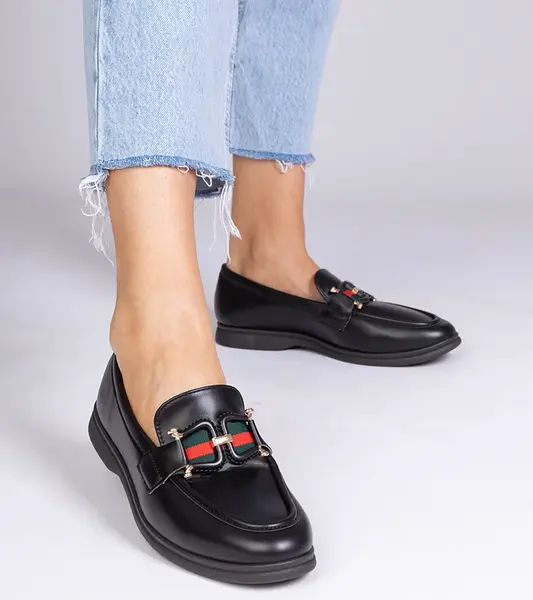 Gemre Čierne mokasíny z eko kože s ozdobou Kalenda