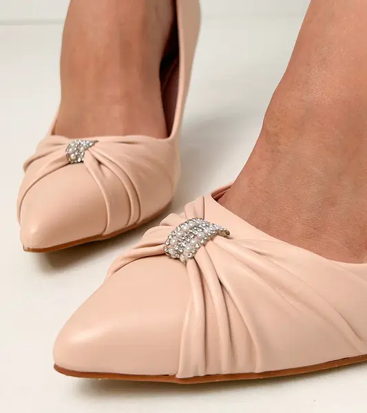 marka niezdefiniowana Beige classic stiletto pumps with rhinestones Bronney