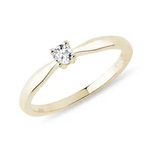 Jednoduchý zásnubní prsten s diamantem KLENOTA