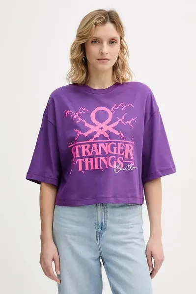 Bavlněné tričko United Colors of Benetton x Stranger Things dámské, fialová barva, 3BL0D10BC