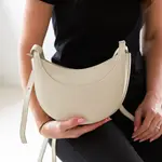 Dámska kožená crossbody kabelka Italia Apolen - béžová