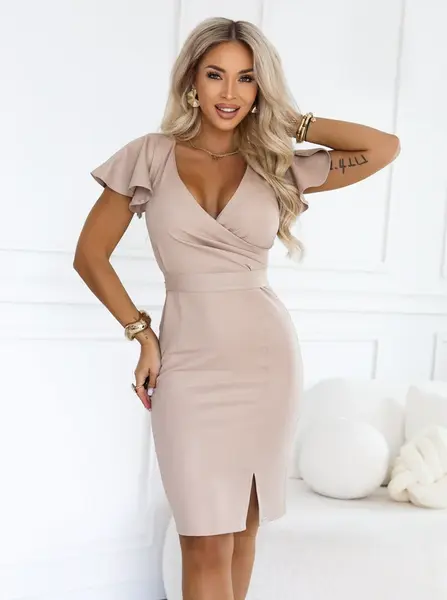 Elegantní pouzdrové šaty s leskem