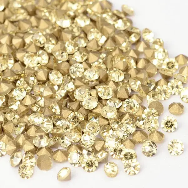 Back Plated Grade A Diamond Glass Pointed Rhinestone