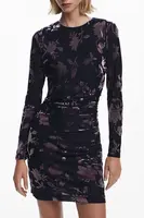 Krátké vzorované šaty Desigual