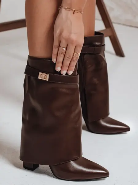 Dámske hnedé čižmy na podpätku