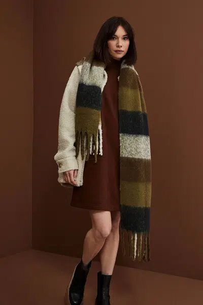 Marisse Striped scarf with fringes