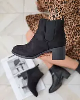 Resti Black eco-suede women's boots on a post Nanhelyna