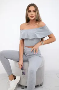 Set s volánkem v šedé barvě