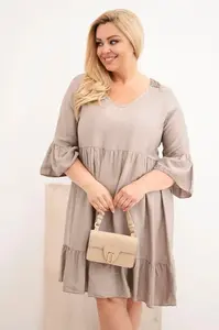 Plus-size viskozové šaty s výřezovým detailem