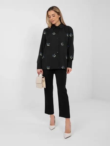 Čierna vzorovaná košeľa