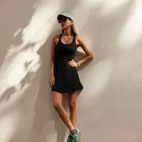 Trendyol Black Scuba / Diver 2 vrstvy tenisové pletené sportovní šaty s šortkami uvnitř