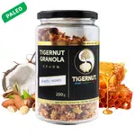 Granola z lupienkov lúpaného tigrieho orecha s piatimi druhmi orechov