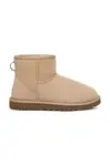 Semišové sněhule UGG Classic Mini II