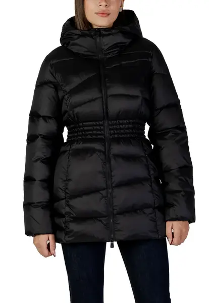 Čierna zimná bunda s kapucňou