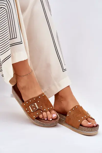 Boto Dámské Pantofle Na Platformě S Přezkou A Hřebíky Camel Nusithia