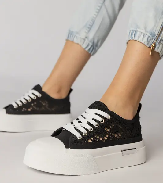 Gemre Black women's perforated sneakers Runna