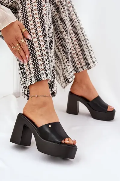 Boto Dámské Pantofle Z Eko Kůže Na Podpatku A Platformě Černé Tamirella