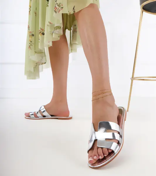 marka niezdefiniowana Silver sandals decorated with cutouts Ragos