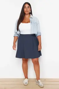 Trendyol Curve Navy Blue Pleated Buckle Detailed Mini Woven Plus Size Skirt