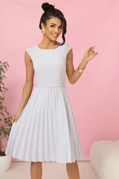 311-20 LILA Pleated dress with short sleeves and belt - gray