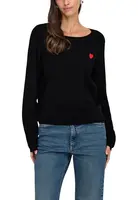 Černý svetr s červeným srdcem