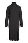 Černé svetrové šaty s rolákem