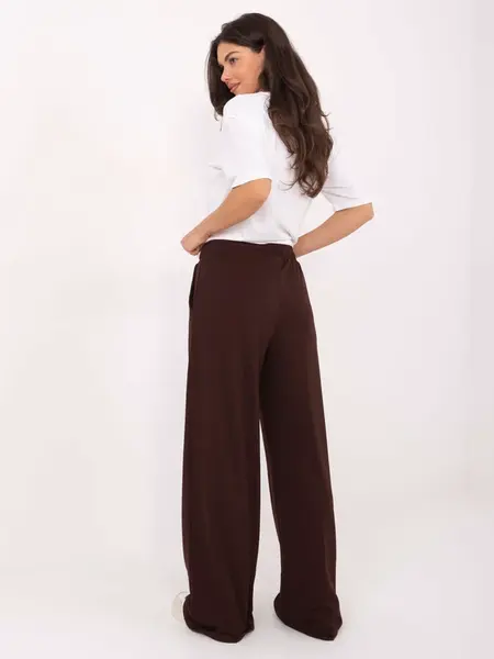 Dámske tepláky v tmavohnedej farbe