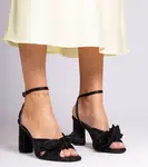 Gemre Black sandals with a bow on a block Zarida