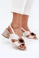 Kožené Dámske Sandále Na Podpätku S Kvetmi Laura Messi 2950 Biele