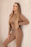 Set with wide camel cuffs