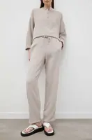 Bavlnené nohavice Résumé