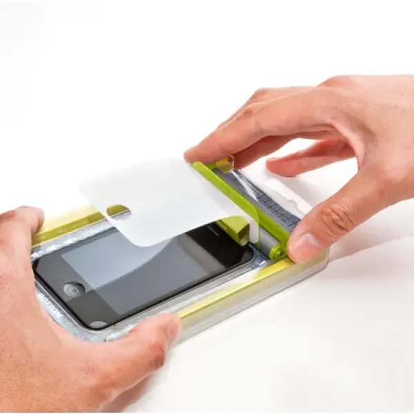 SLUŽBA - Odborné lepení fólií Screenshield nebo 3mk