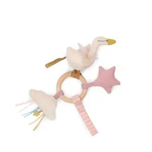 Moulin Roty Chrastítko s dřevěným kroužkem Swan