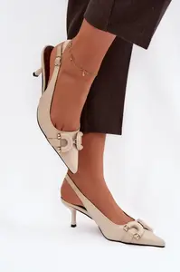 Dámské sandály na podpatku s ozdobným detailem